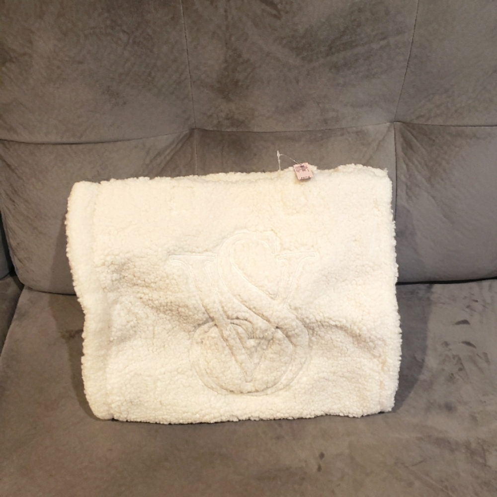 NWT White Victoria Secret Sherpa Bag with Embroidered Logo.